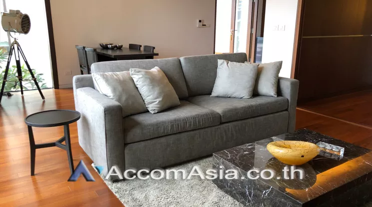  1 Bedroom  Condominium For Rent & Sale in Ploenchit, Bangkok  near BTS Ratchadamri (AA21985)