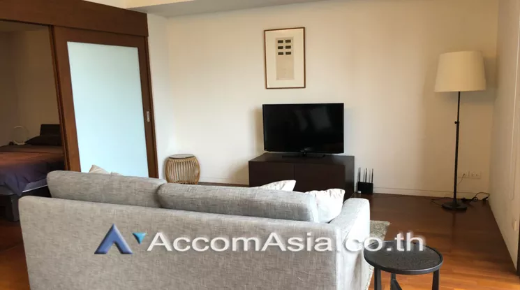  1 Bedroom  Condominium For Rent & Sale in Ploenchit, Bangkok  near BTS Ratchadamri (AA21985)