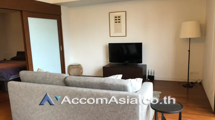 unit 1 Bedroom  Condominium For Rent & Sale in Ploenchit, Bangkok  near BTS Ratchadamri (AA21985)