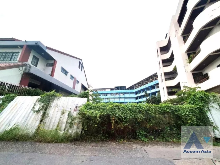  2  Land For Sale in Sukhumvit ,Bangkok BTS Phra khanong AA21986