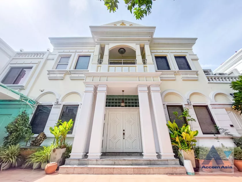 Home Office |  4 Bedrooms  House For Rent in Sukhumvit, Bangkok  near BTS Thong Lo (AA21991)