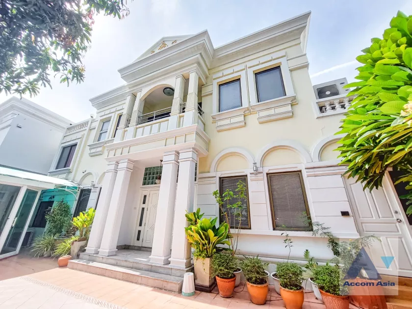 unitHome Office |  4 Bedrooms  House For Rent in Sukhumvit, Bangkok  near BTS Thong Lo (AA21991)