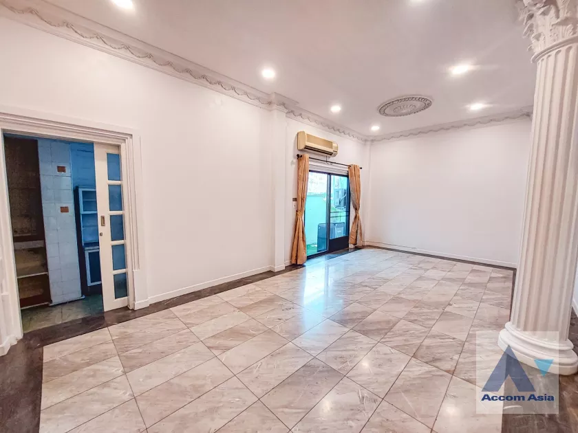 6  4 br House For Rent in Sukhumvit ,Bangkok BTS Thong Lo at Sukhumvit Villa AA21991