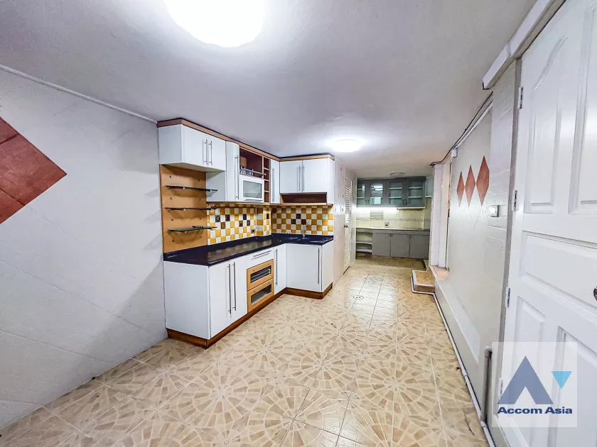 11  4 br House For Rent in Sukhumvit ,Bangkok BTS Thong Lo at Sukhumvit Villa AA21991