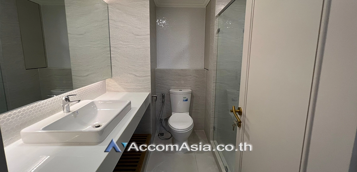 30  3 br Condominium For Rent in Ploenchit ,Bangkok BTS Chitlom at New House AA21992