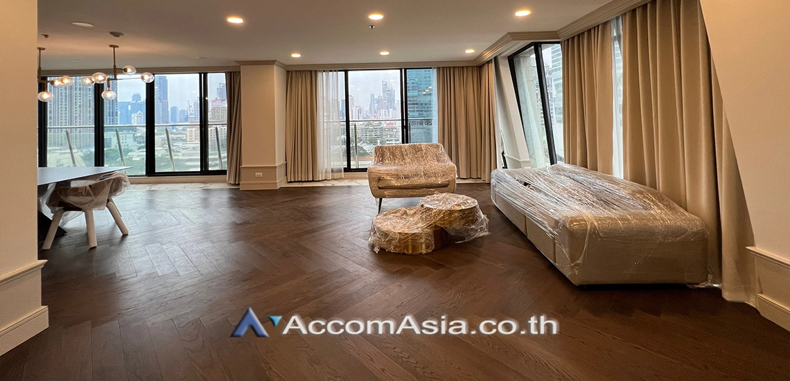 unit 3 Bedrooms  Condominium For Rent in Ploenchit, Bangkok  near BTS Chitlom (AA21992)