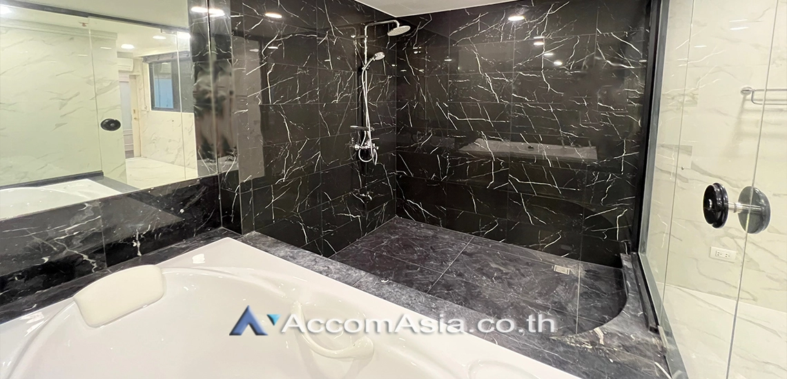 36  3 br Condominium For Rent in Ploenchit ,Bangkok BTS Chitlom at New House AA21992