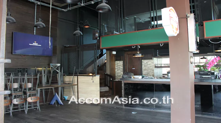  Retail / showroom For Rent in Sukhumvit, Bangkok  near BTS Phrom Phong - MRT Phetchaburi (AA21993)