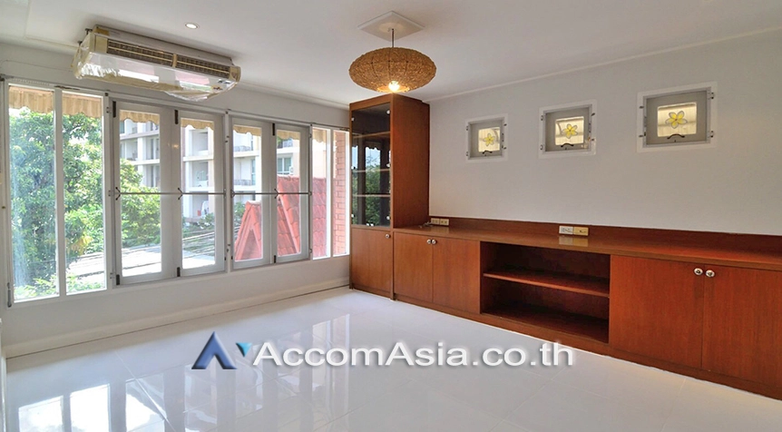 4  3 br Townhouse For Rent in Sukhumvit ,Bangkok BTS Phrom Phong at Villa 49 50260