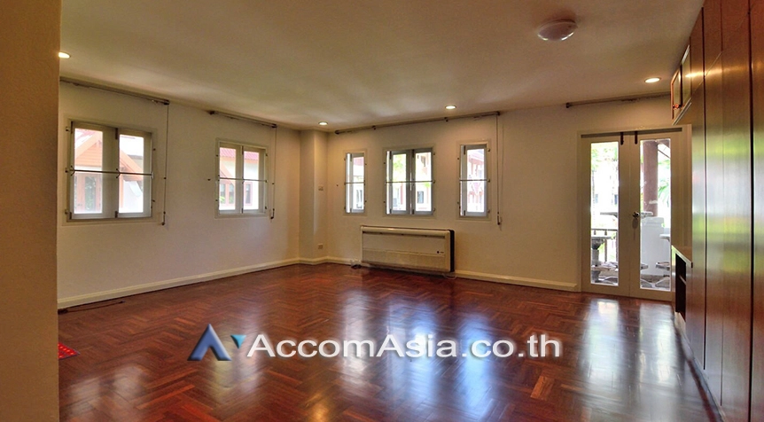 6  3 br Townhouse For Rent in Sukhumvit ,Bangkok BTS Phrom Phong at Villa 49 50260