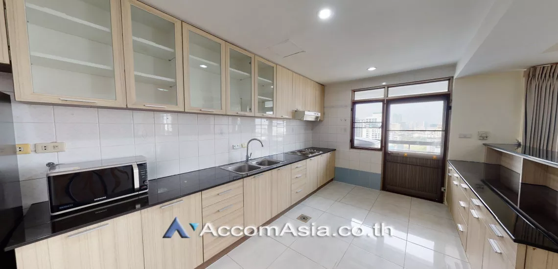 unit 3 Bedrooms  Condominium For Rent in Sukhumvit, Bangkok  near BTS Phrom Phong (AA22009)