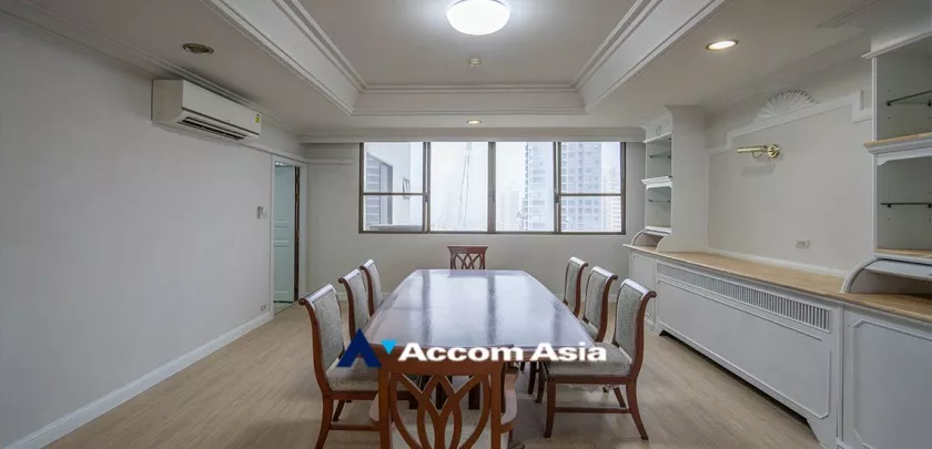 Big Balcony, Pet friendly |  3 Bedrooms  Apartment For Rent in Sukhumvit, Bangkok  near BTS Phrom Phong (AA22025)