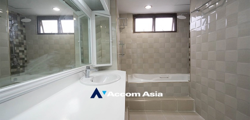 10  3 br Apartment For Rent in Sukhumvit ,Bangkok BTS Phrom Phong at Pet friendly - High rise Apartment in Phrom Phong AA22025