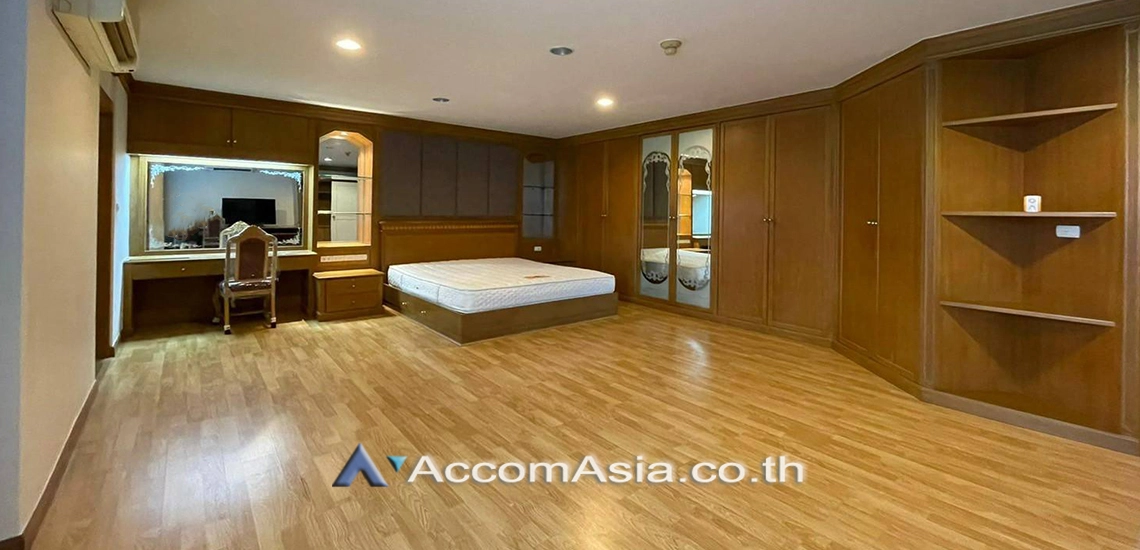 unit 3 Bedrooms  Condominium For Rent in Sukhumvit, Bangkok  near BTS Asok - MRT Sukhumvit (AA22032)
