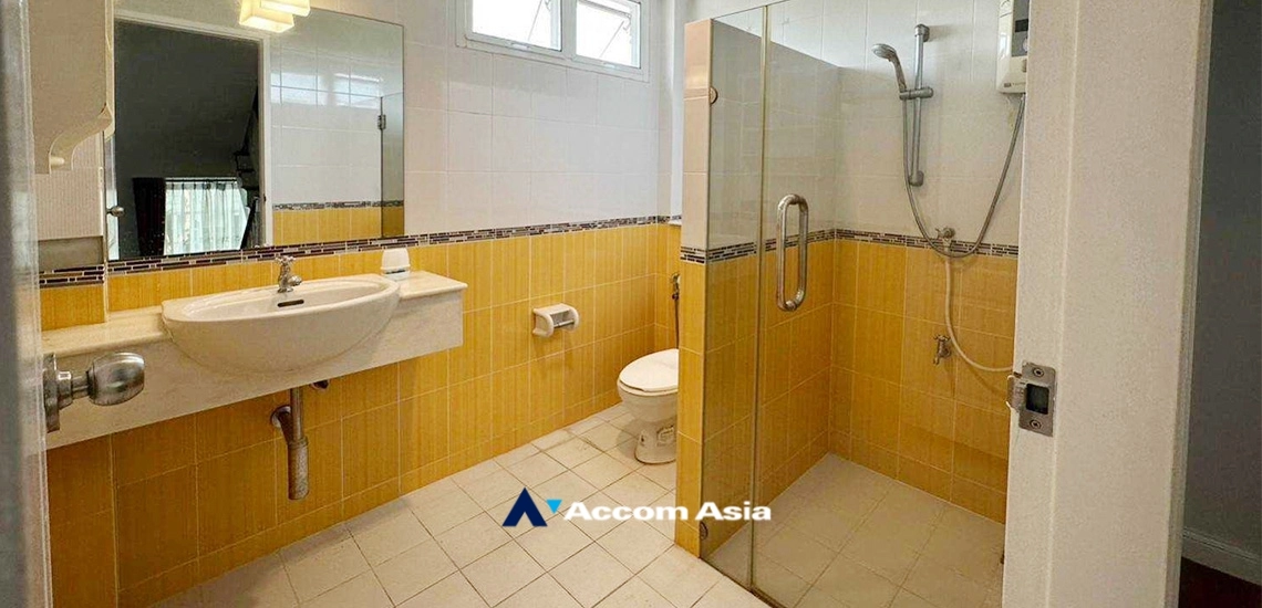 15  3 br House For Rent in Bang Na ,Bangkok BTS Bearing at Fantasia Villa 3  AA22059