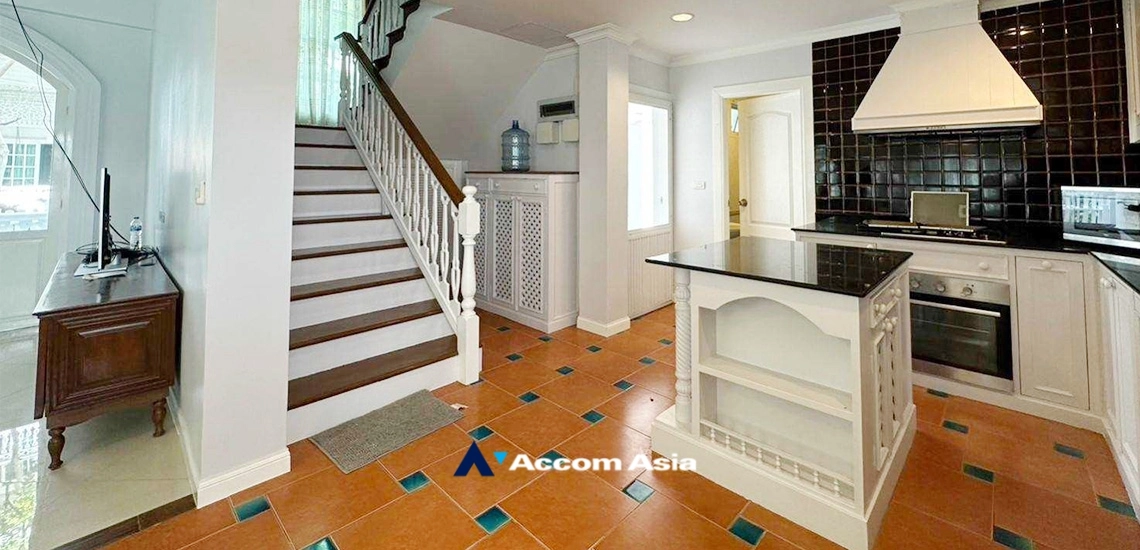 6  3 br House For Rent in Bang Na ,Bangkok BTS Bearing at Fantasia Villa 3  AA22059