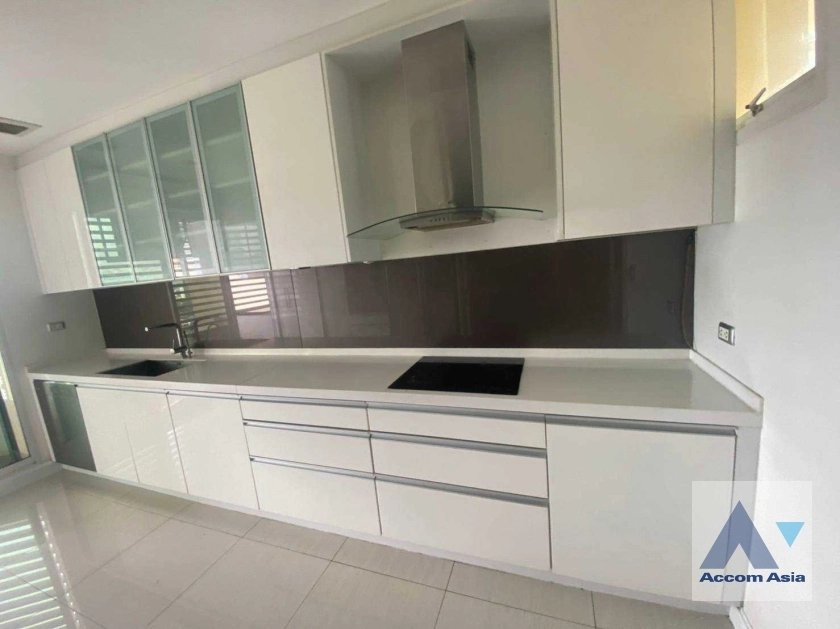 A whole floor, Pet friendly condominium for rent in Sukhumvit, Bangkok Code AA22060