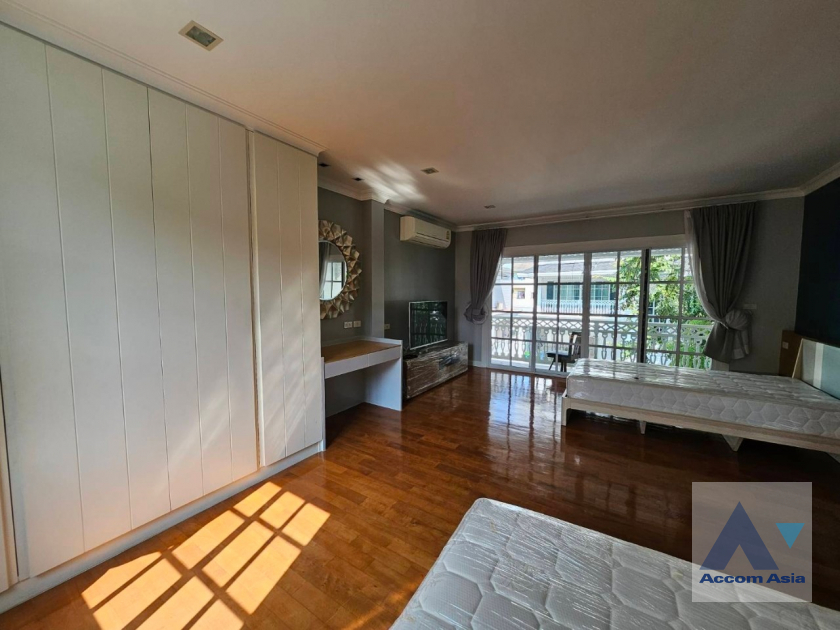 10  3 br House For Rent in Bangna ,Bangkok BTS Bearing at Fantasia Villa 3  AA22061