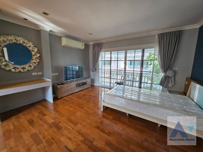 12  3 br House For Rent in Bangna ,Bangkok BTS Bearing at Fantasia Villa 3  AA22061