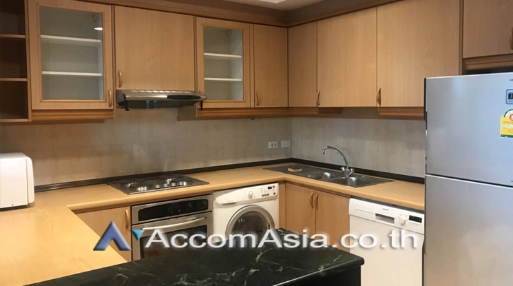 unit 2 Bedrooms  Condominium For Rent in Ploenchit, Bangkok  near BTS Chitlom (AA22082)