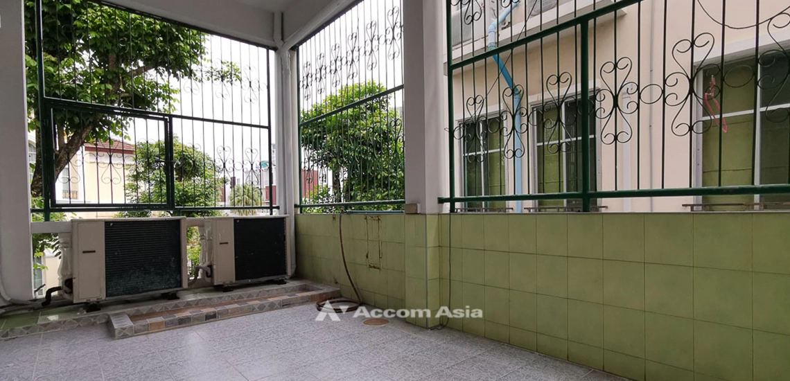 14  3 br Townhouse For Rent in Sathorn ,Bangkok BRT Wat Dan - BRT Wat Priwat at Baan Klang Krung Grande Vienna Rama 3 AA22098
