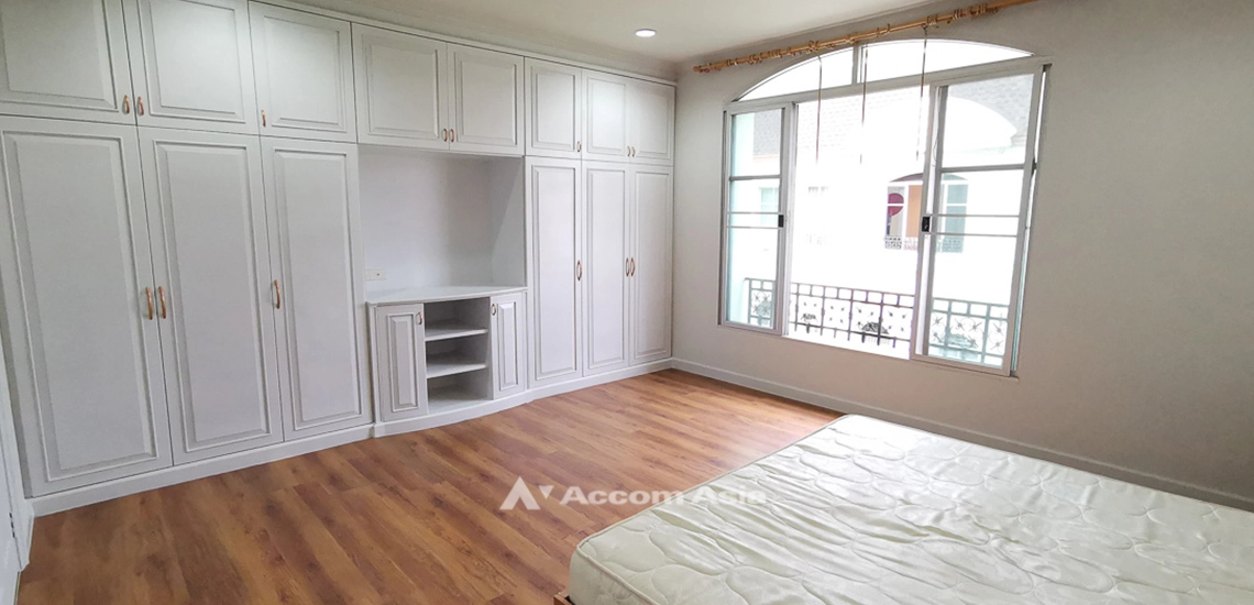 10  3 br Townhouse For Rent in Sathorn ,Bangkok BRT Wat Dan - BRT Wat Priwat at Baan Klang Krung Grande Vienna Rama 3 AA22098