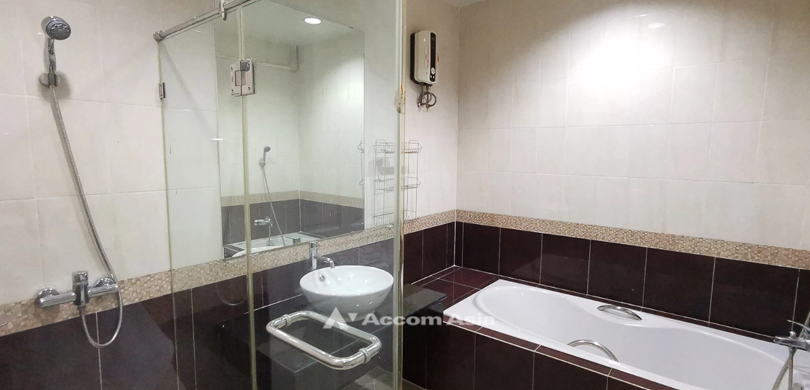 13  3 br Townhouse For Rent in Sathorn ,Bangkok BRT Wat Dan - BRT Wat Priwat at Baan Klang Krung Grande Vienna Rama 3 AA22098