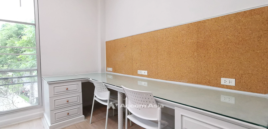 11  3 br Townhouse For Rent in Sathorn ,Bangkok BRT Wat Dan - BRT Wat Priwat at Baan Klang Krung Grande Vienna Rama 3 AA22098