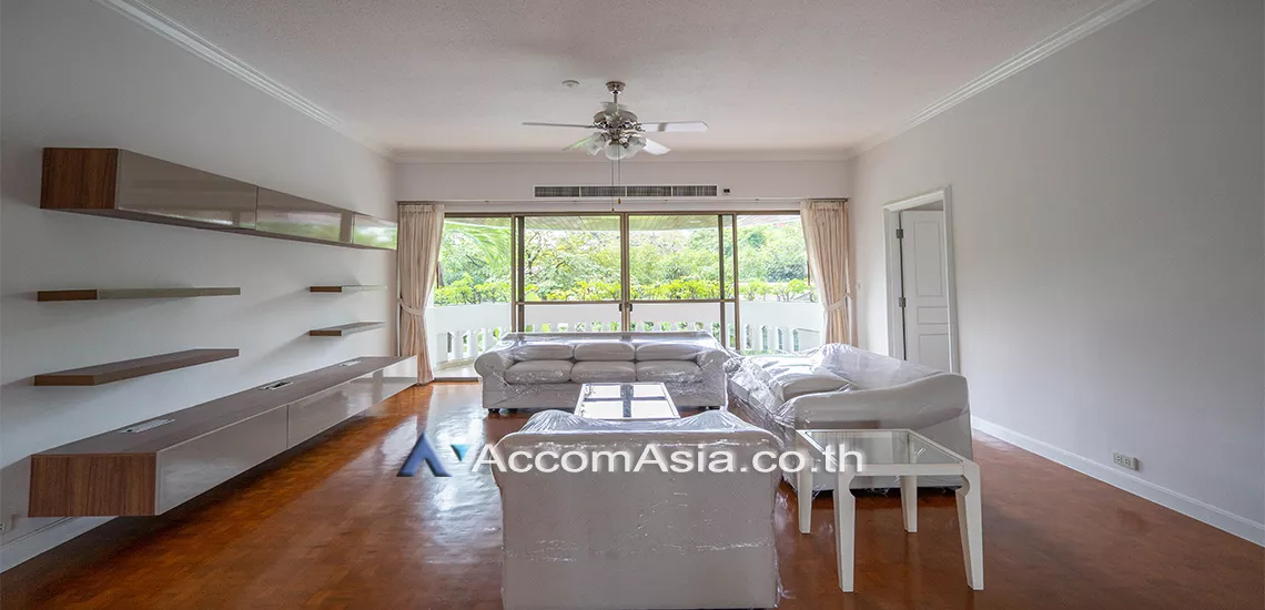  4 Bedrooms  Apartment For Rent in Sathorn, Bangkok  near BTS Chong Nonsi (10320)