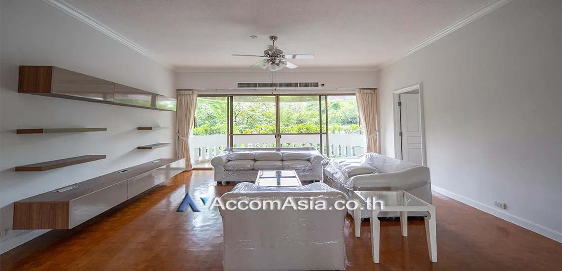 unit 4 Bedrooms  Apartment For Rent in Sathorn, Bangkok  near BTS Chong Nonsi (10320)