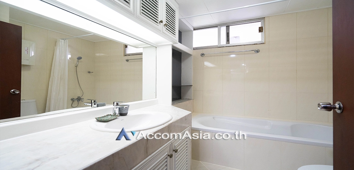 9  3 br Apartment For Rent in Sukhumvit ,Bangkok BTS Phrom Phong at The comfortable low rise residence AA22174