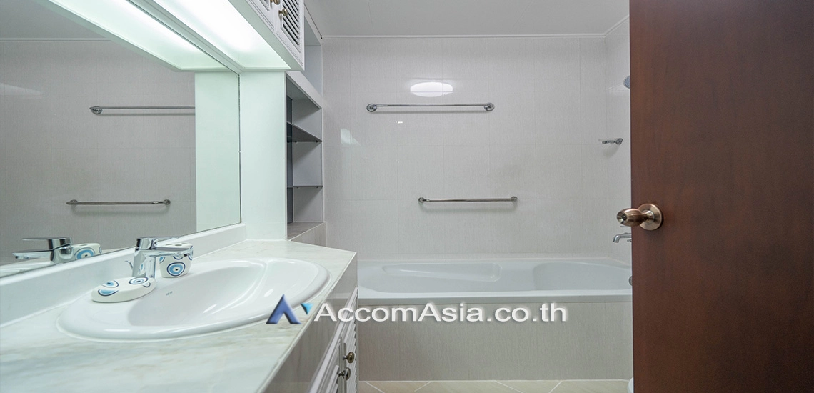 10  3 br Apartment For Rent in Sukhumvit ,Bangkok BTS Phrom Phong at The comfortable low rise residence AA22174