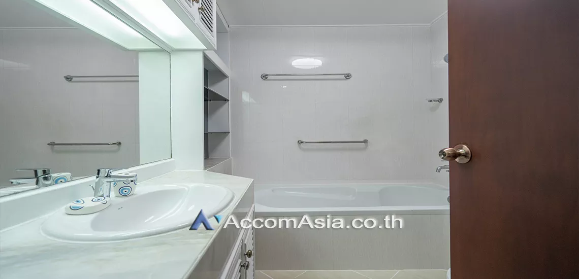 10  3 br Apartment For Rent in Sukhumvit ,Bangkok BTS Phrom Phong at The comfortable low rise residence AA22174