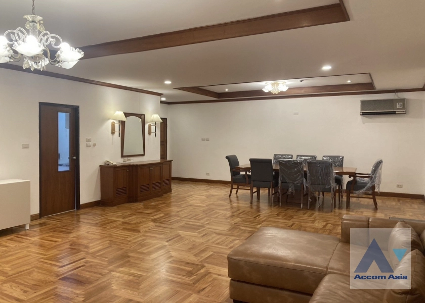 unitPet friendly |  3 Bedrooms  Apartment For Rent in Sukhumvit, Bangkok  near BTS Asok - MRT Sukhumvit (AA22191)