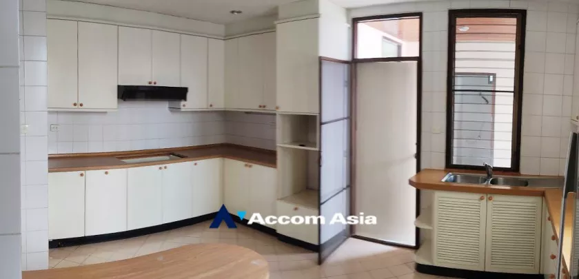  1  3 br Apartment For Rent in Sukhumvit ,Bangkok BTS Asok - MRT Sukhumvit at Suite For Family AA22192