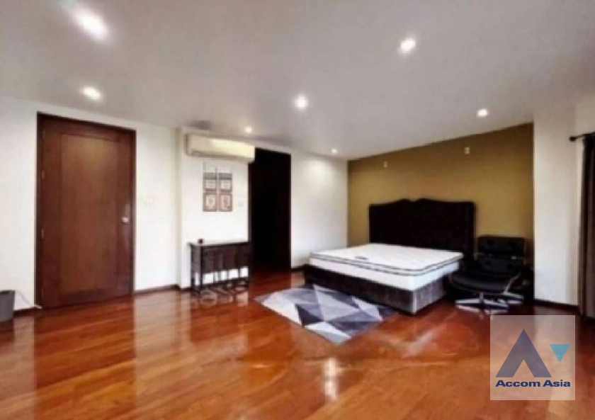 13  4 br Townhouse for rent and sale in Sukhumvit ,Bangkok BTS Ekkamai at Lotus Point Ekkamai AA22196