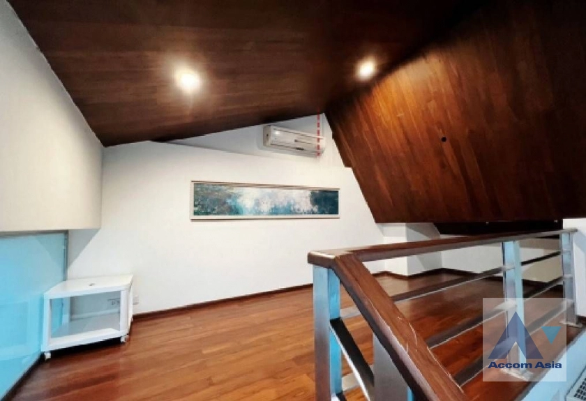 15  4 br Townhouse for rent and sale in Sukhumvit ,Bangkok BTS Ekkamai at Lotus Point Ekkamai AA22196