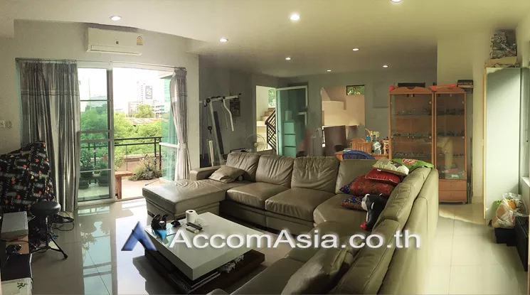  6 Bedrooms  House For Sale in Sathorn, Bangkok  near BRT Thanon Chan (AA22211)