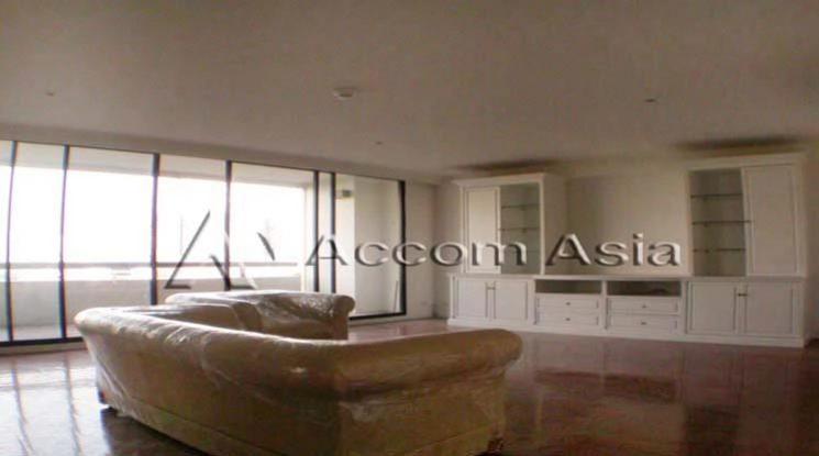  Somkid Gardens Condominium  2 Bedroom for Rent BTS Chitlom in Ploenchit Bangkok