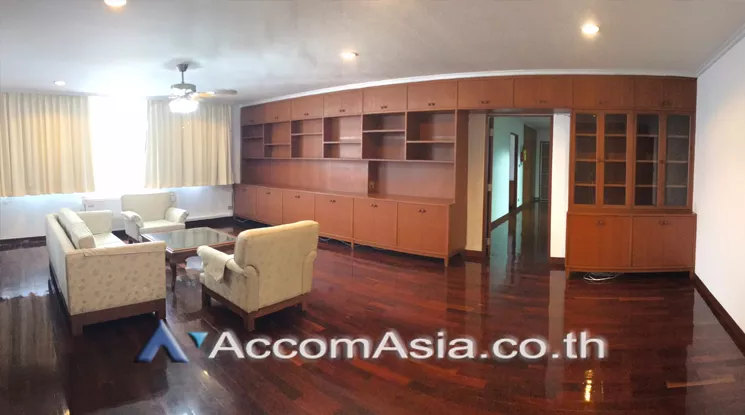 Garden View |  4 Bedrooms  Apartment For Rent in Phaholyothin, Bangkok  near BTS Saphan-Kwai (AA22220)