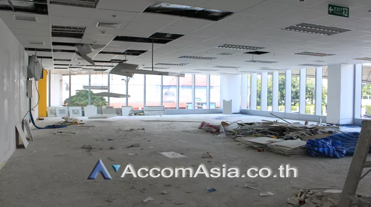  Summer Hub Office space  for Rent BTS Phra khanong in Sukhumvit Bangkok