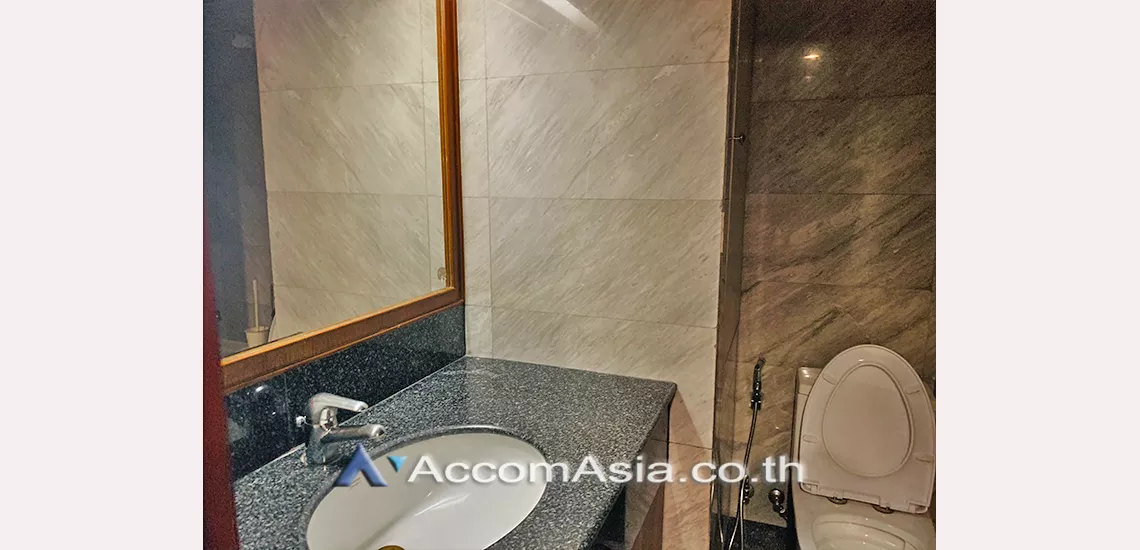  1  1 br Condominium For Sale in Sukhumvit ,Bangkok BTS Asok - MRT Sukhumvit at Lake Avenue AA22301