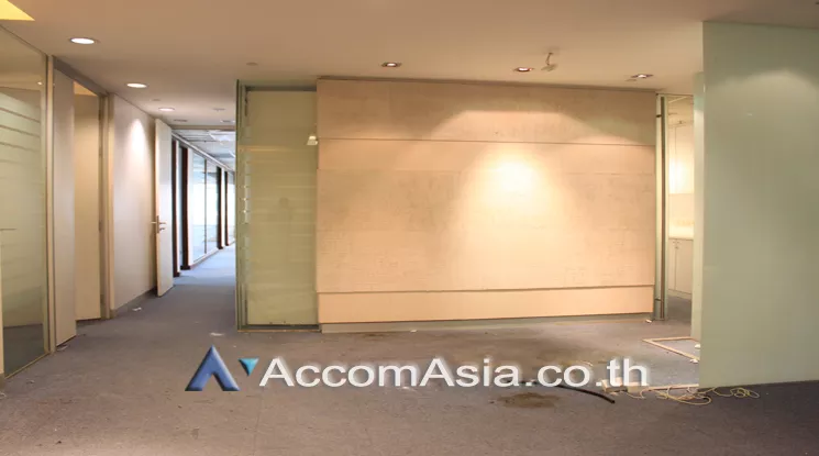 unit Office space For Rent in Ploenchit, Bangkok  near BTS Chitlom (AA22351)