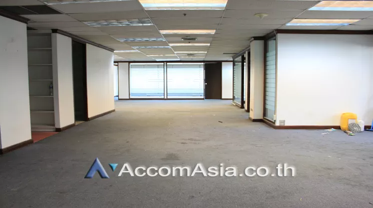 9  Office Space For Rent in Ploenchit ,Bangkok BTS Chitlom at Alma Link Building AA22351