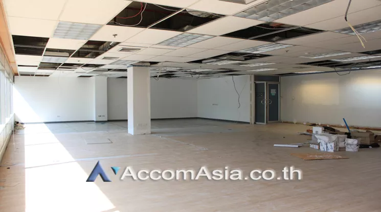  1  Office Space For Rent in Ploenchit ,Bangkok BTS Chitlom at Alma Link Building AA22352