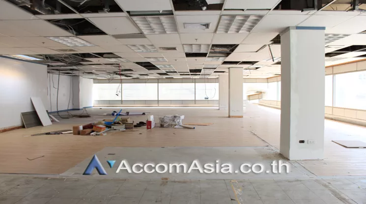 unit Office space For Rent in Ploenchit, Bangkok  near BTS Chitlom (AA22352)