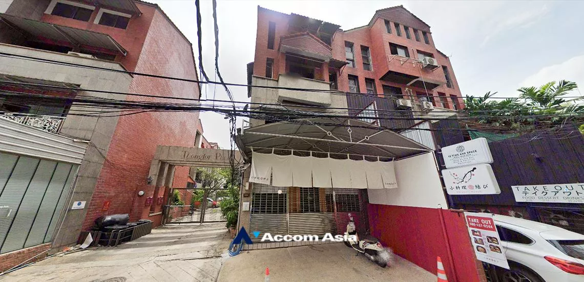  2  Townhouse For Rent in sukhumvit ,Bangkok BTS Thong Lo AA22365