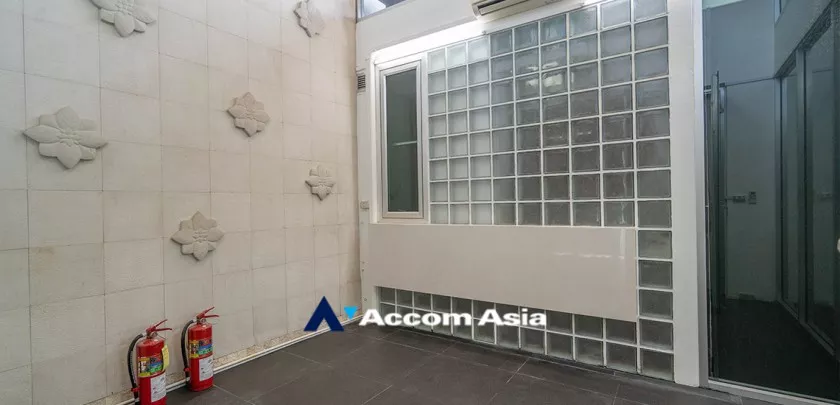 12  3 br Townhouse For Rent in Sathorn ,Bangkok BTS Chong Nonsi - MRT Khlong Toei at The Loft 110316