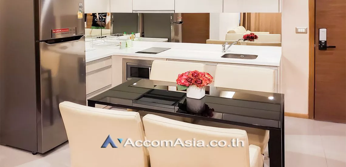  2 Bedrooms  Condominium For Rent in Silom, Bangkok  near BTS Chong Nonsi (AA22412)