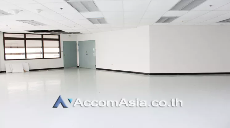 unit Office space For Rent in Ploenchit, Bangkok  near MRT Lumphini (AA22431)